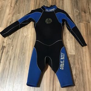 GUC Mens size medium Coral Reef  shorty wetsuit